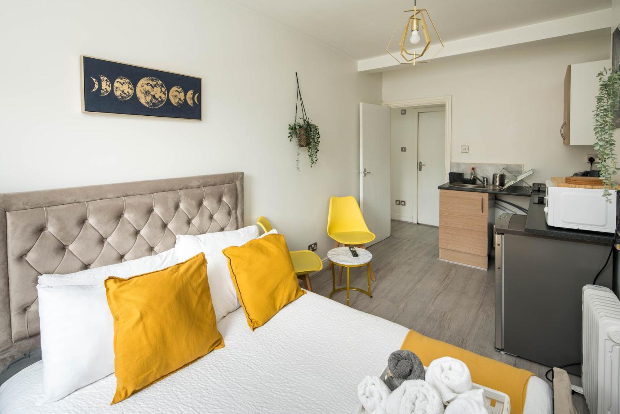 Spacious Studio For Up To 4! Sofa Bed London Exterior photo